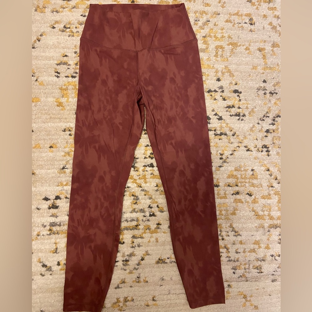 CRZ Yoga Hugged Feeling 25” leggings. Tie-Dye Flower. Size small.
